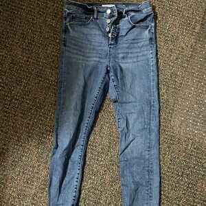 EUC Loft Skinny jeans with ankle fray